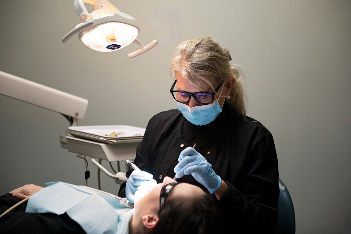  html    head  title 500 Internal Server Error  title   head    body    center  h1 500 Internal Server Error  h1   center    hr  center nginx 1.29.3  center     body     html 